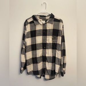 American Eagle Outfitters - Boyfriend fit flannel - Woman’s Large